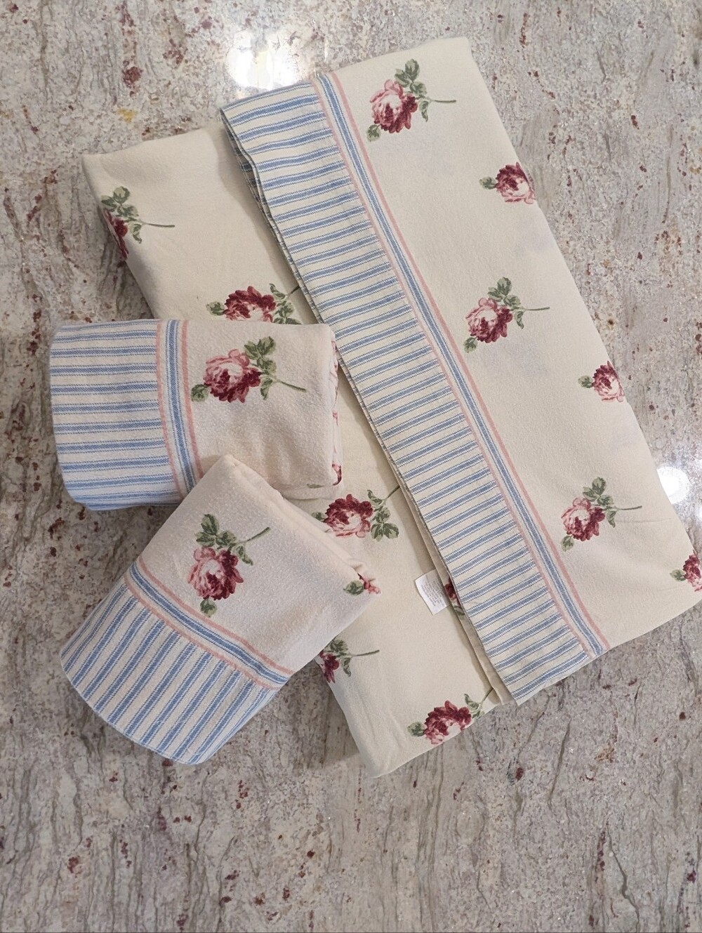 Vintage Flannel Flat Sheet & 2 Pillowcases Red Roses Ivory Shabby Chic JCP 3 Pcs